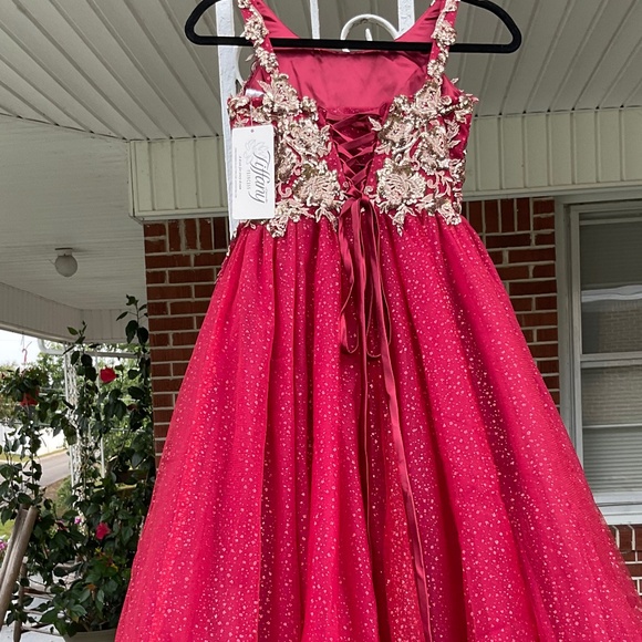 Tiffany wine/gold  pageant dress little girl size 8, new with tags - Picture 10 of 14